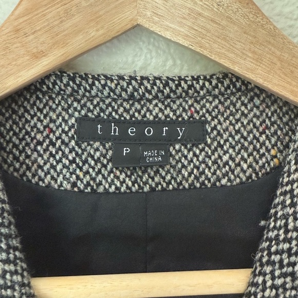 THEORY Taidra Wool Coat - Picture 3 of 6